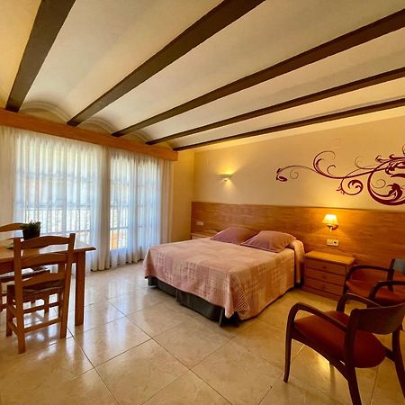 Aparthotel Les Corts Llivia Ngoại thất bức ảnh