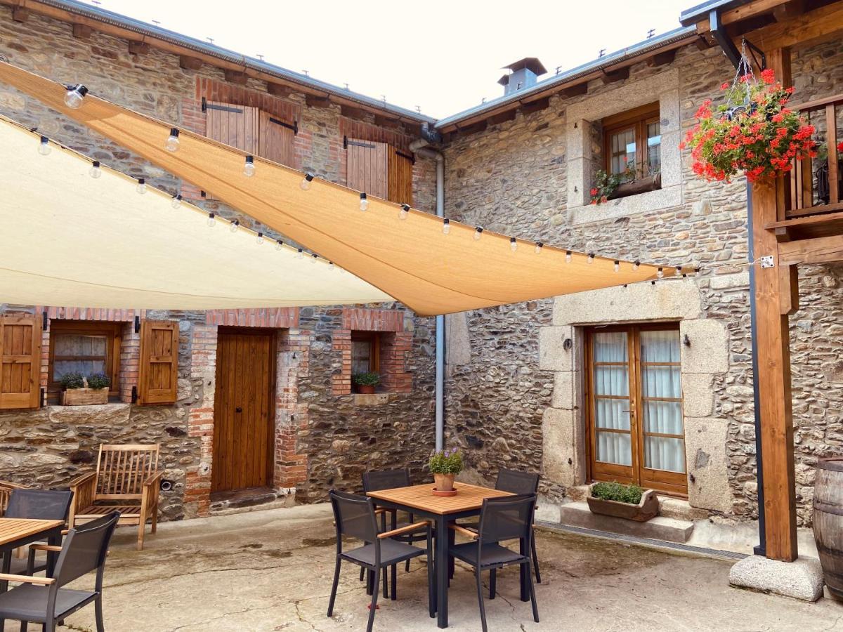 Aparthotel Les Corts Llivia Ngoại thất bức ảnh