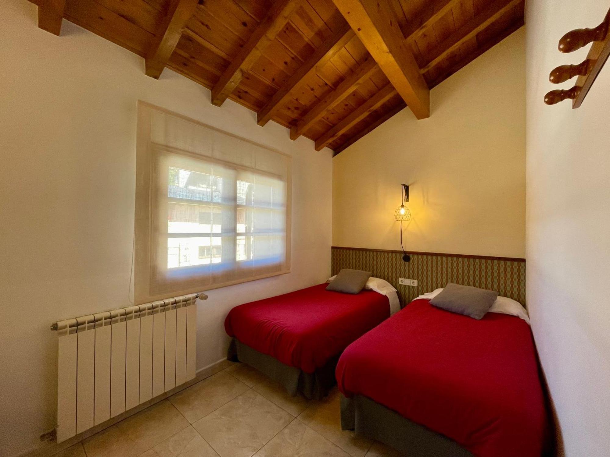 Aparthotel Les Corts Llivia Ngoại thất bức ảnh