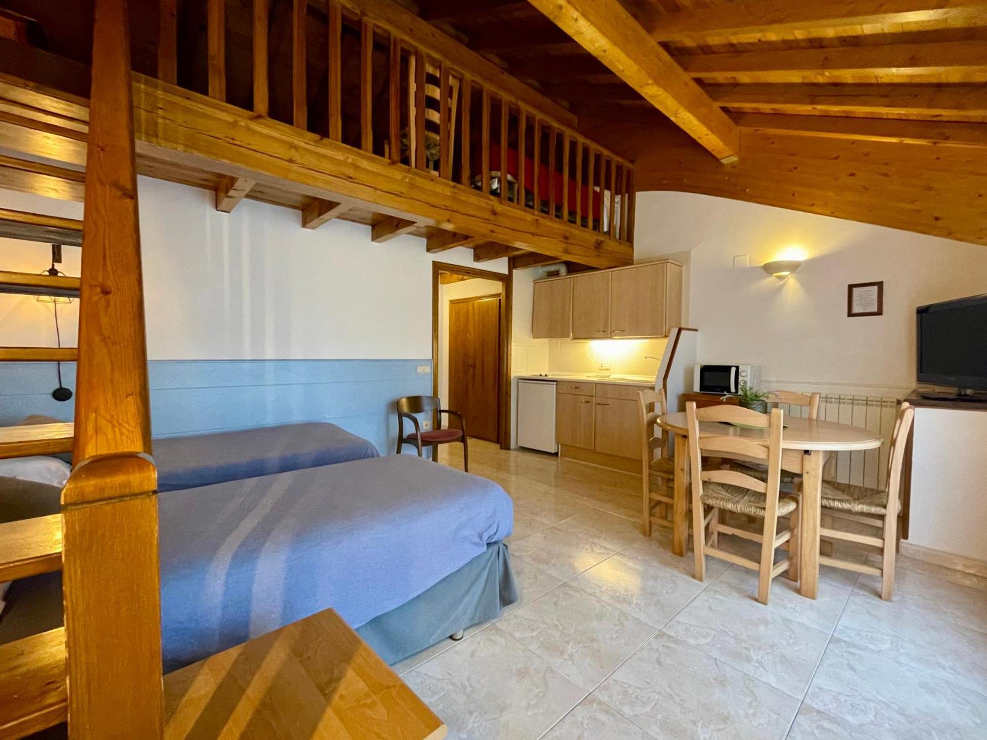 Aparthotel Les Corts Llivia Ngoại thất bức ảnh