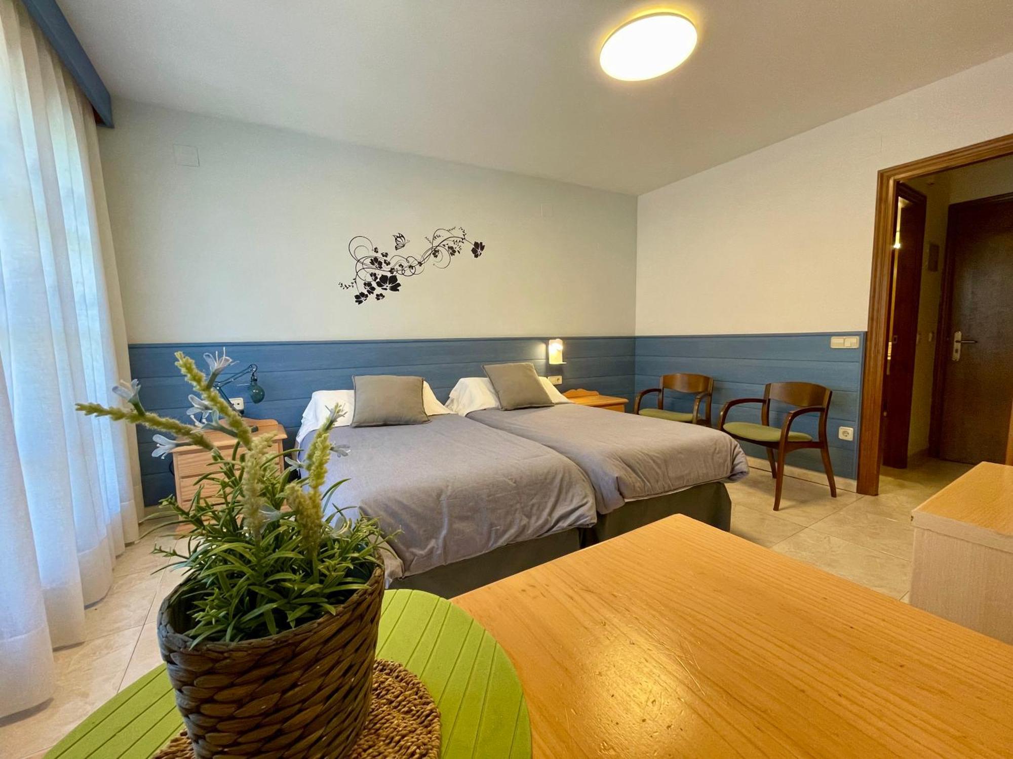 Aparthotel Les Corts Llivia Ngoại thất bức ảnh