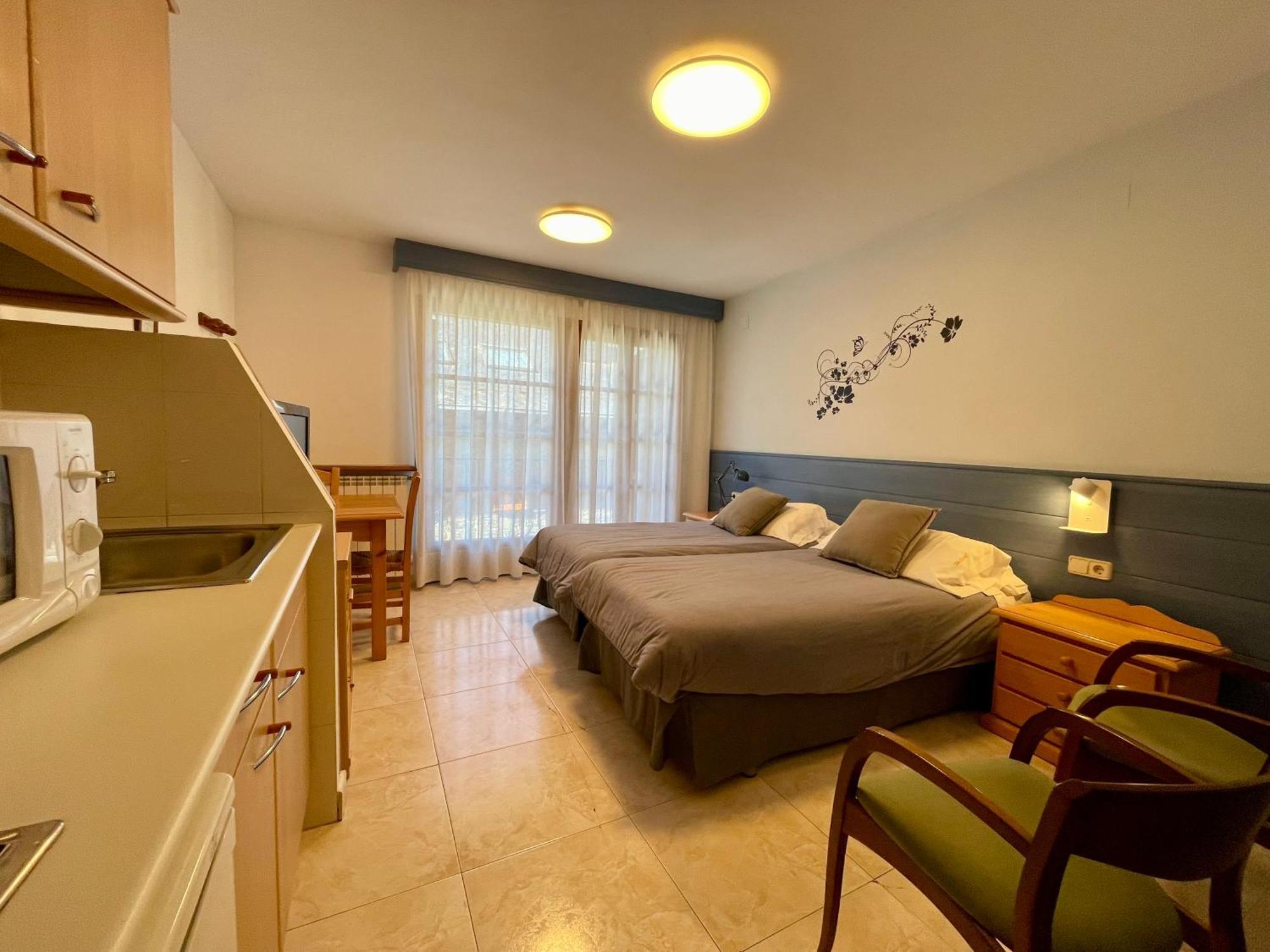 Aparthotel Les Corts Llivia Ngoại thất bức ảnh