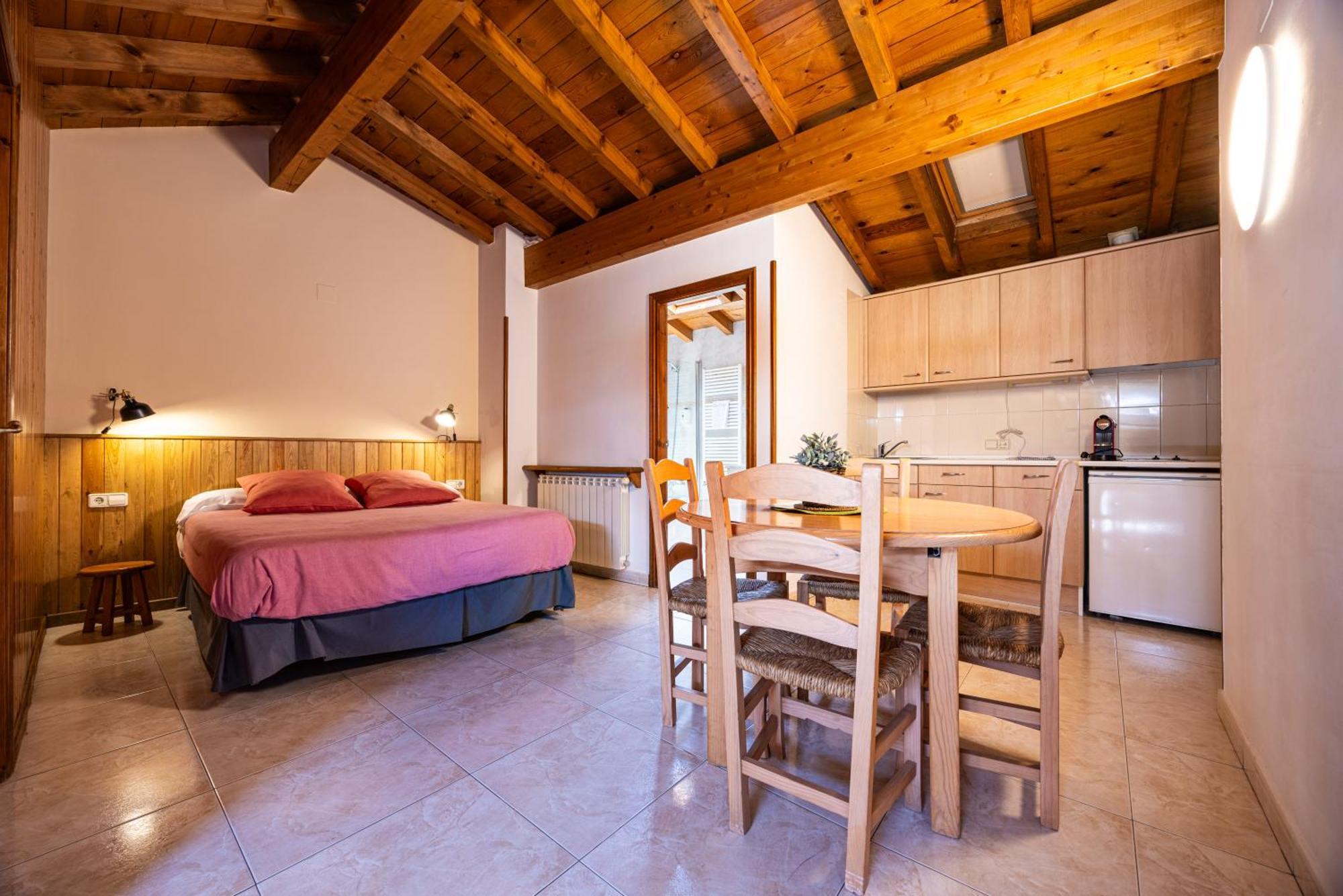 Aparthotel Les Corts Llivia Ngoại thất bức ảnh